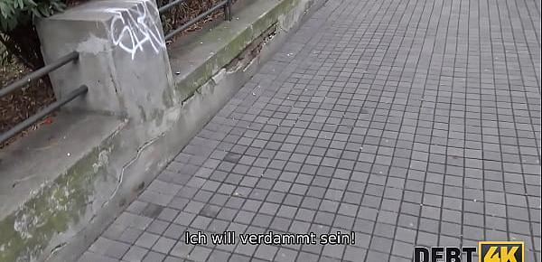 DEBT4k. Schuldeneintreiber fickt die Braut im weißen Kleid und in Strümpfen